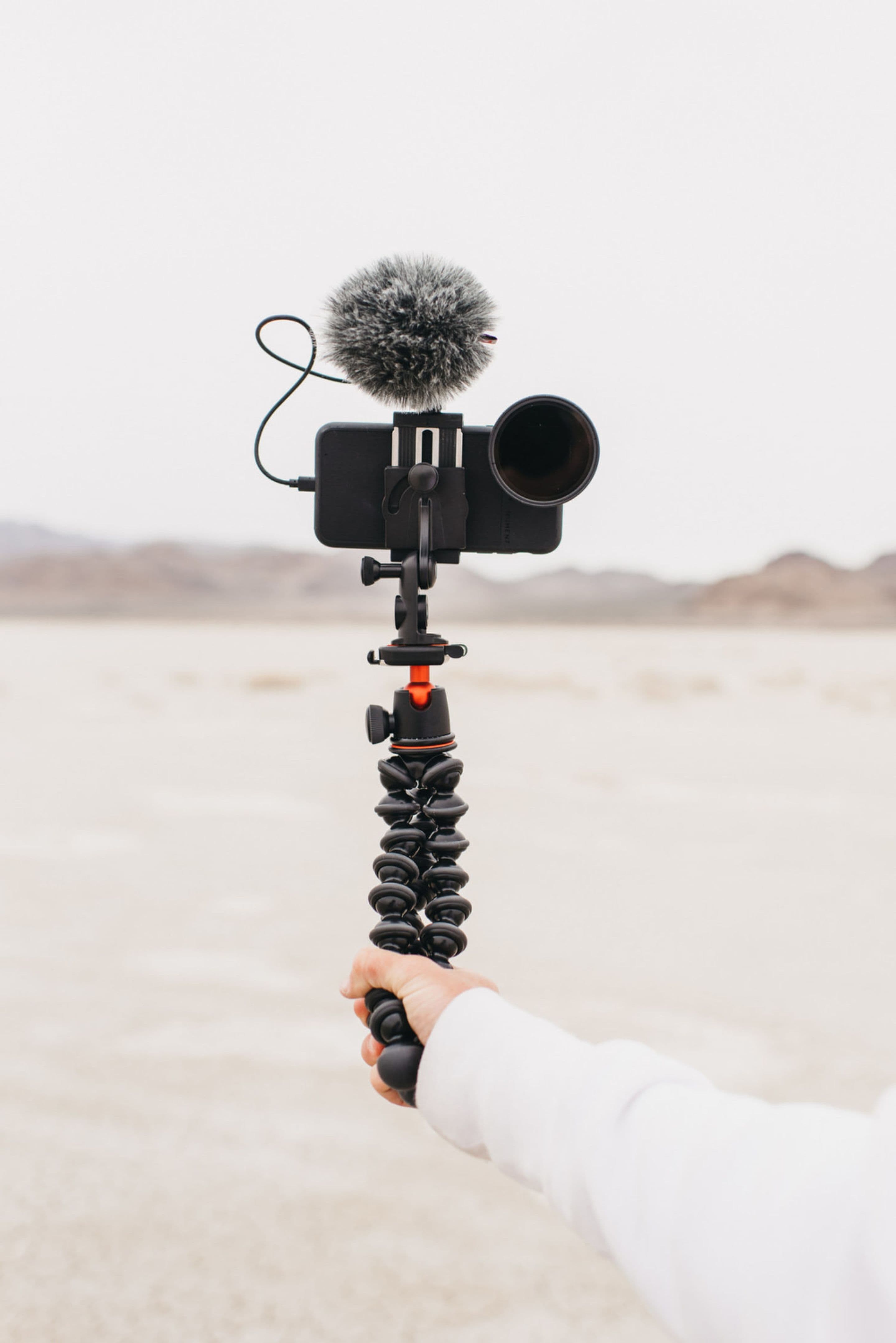 The 67mm filter mount.